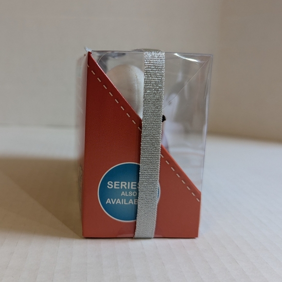 Hallmark Happy Go Luckys Winter Fun Happy Pack Holiday Special Edition - Picture 4 of 7